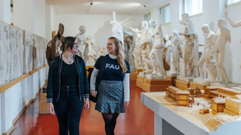 Symbolbild zum Artikel. Der Link öffnet das Bild in einer großen Anzeige.