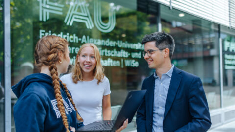 Symbolbild zum Artikel. Der Link öffnet das Bild in einer großen Anzeige.