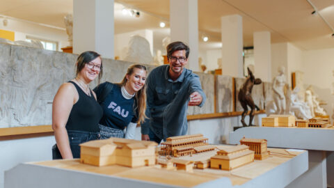 Symbolbild zum Artikel. Der Link öffnet das Bild in einer großen Anzeige.