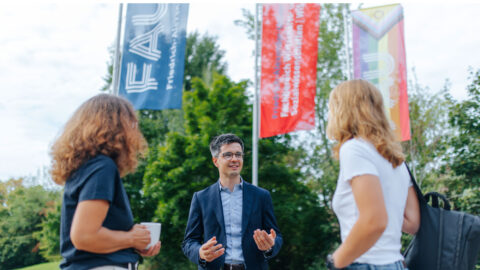 Symbolbild zum Artikel. Der Link öffnet das Bild in einer großen Anzeige.