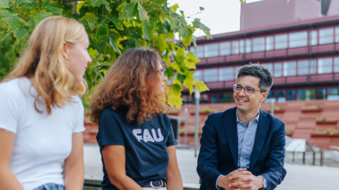 Symbolbild zum Artikel. Der Link öffnet das Bild in einer großen Anzeige.